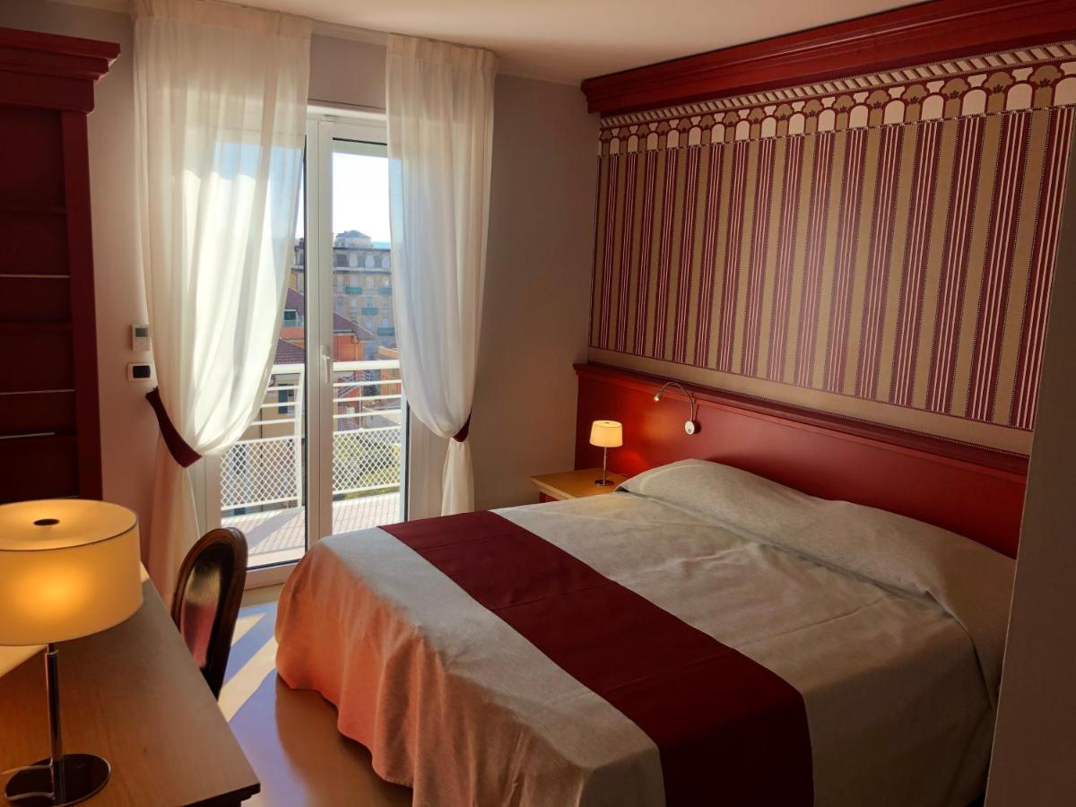 Mh Hotel Varazze Exterior photo