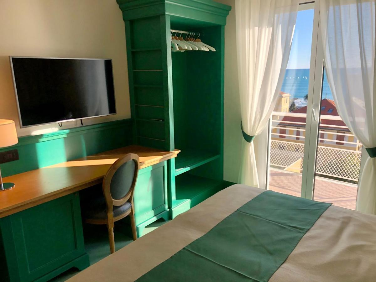 Mh Hotel Varazze Exterior photo